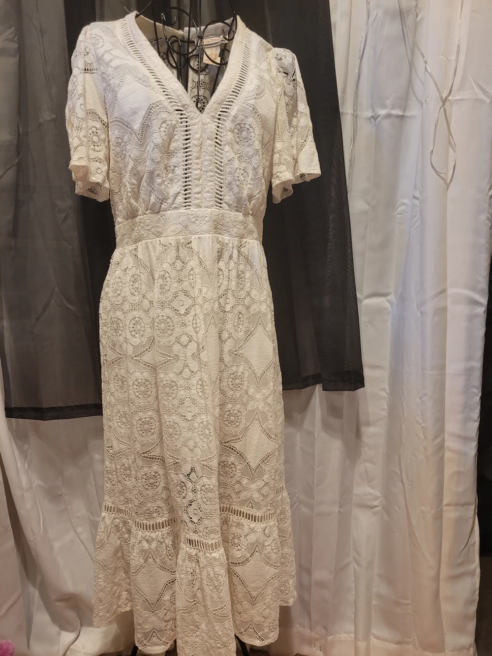 Flying Tomato Ivory Lace V-Neck Midi Dress - Picture 1 of 7